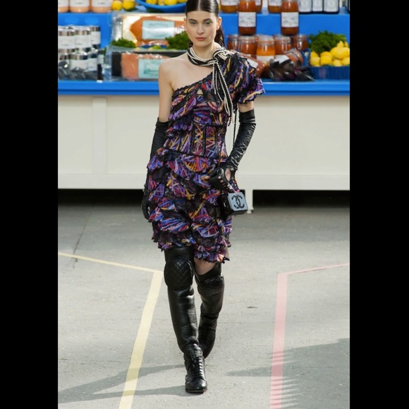 CHANEL BOOT - Picture 4 of 9